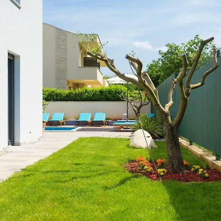 Blue Pearl Villa *
