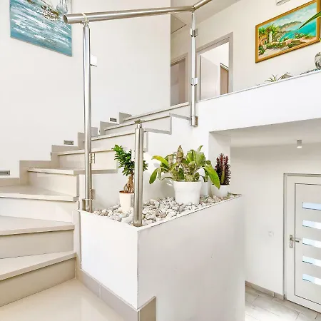 Blue Pearl Villa *